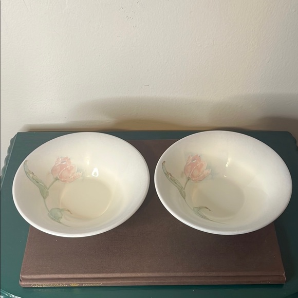 Vintage Portmeirion Seasons Susan Williams Soft Blue w/ Pink Tulip Pastel Bowls - Picture 1 of 7